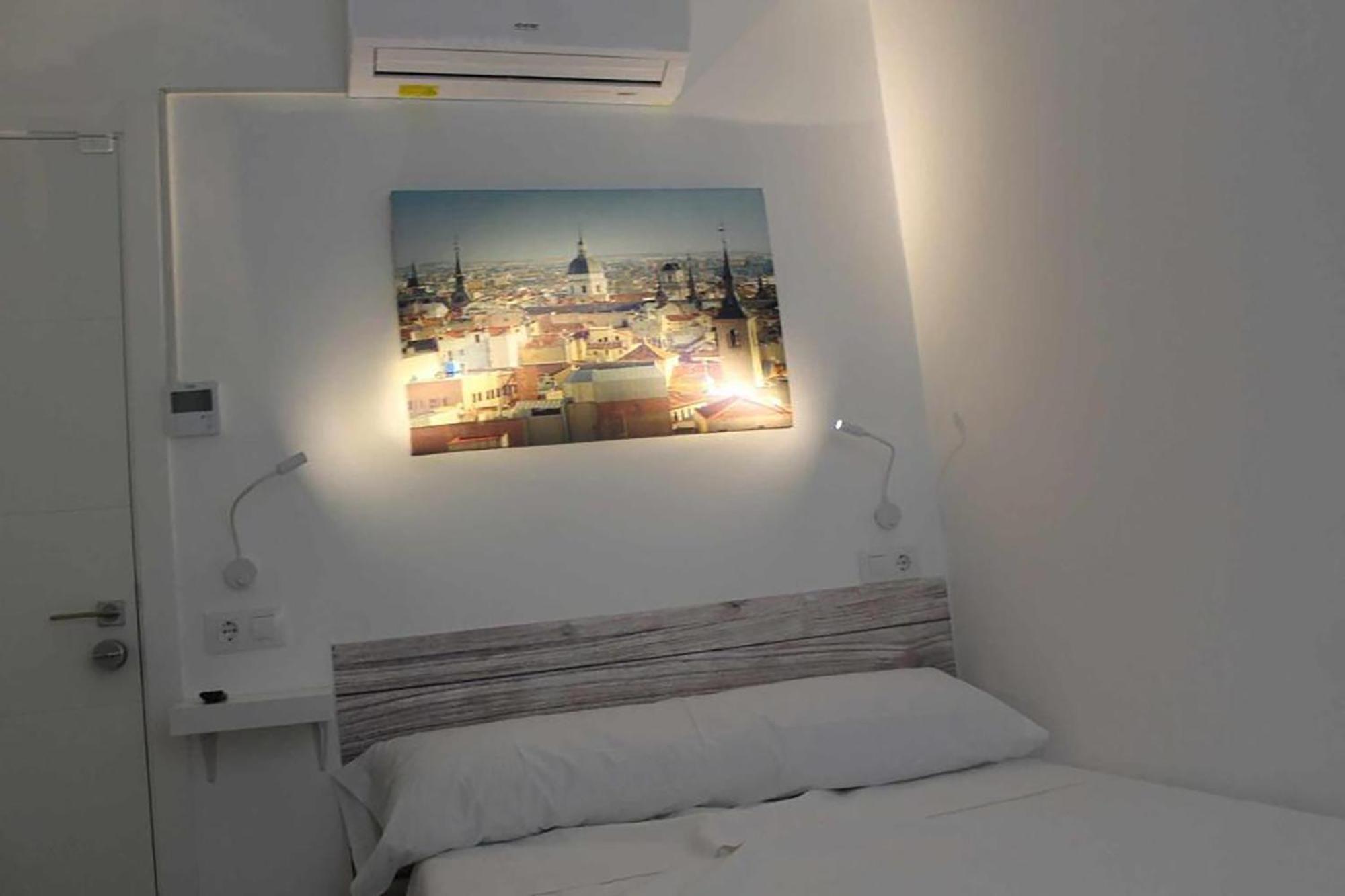 Hostal royal begoña Madrid Exterior foto