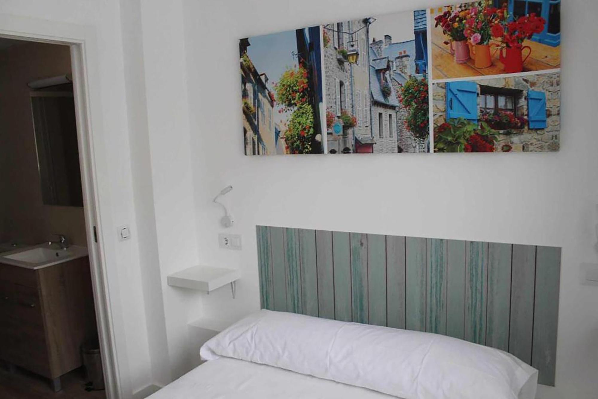 Hostal royal begoña Madrid Exterior foto